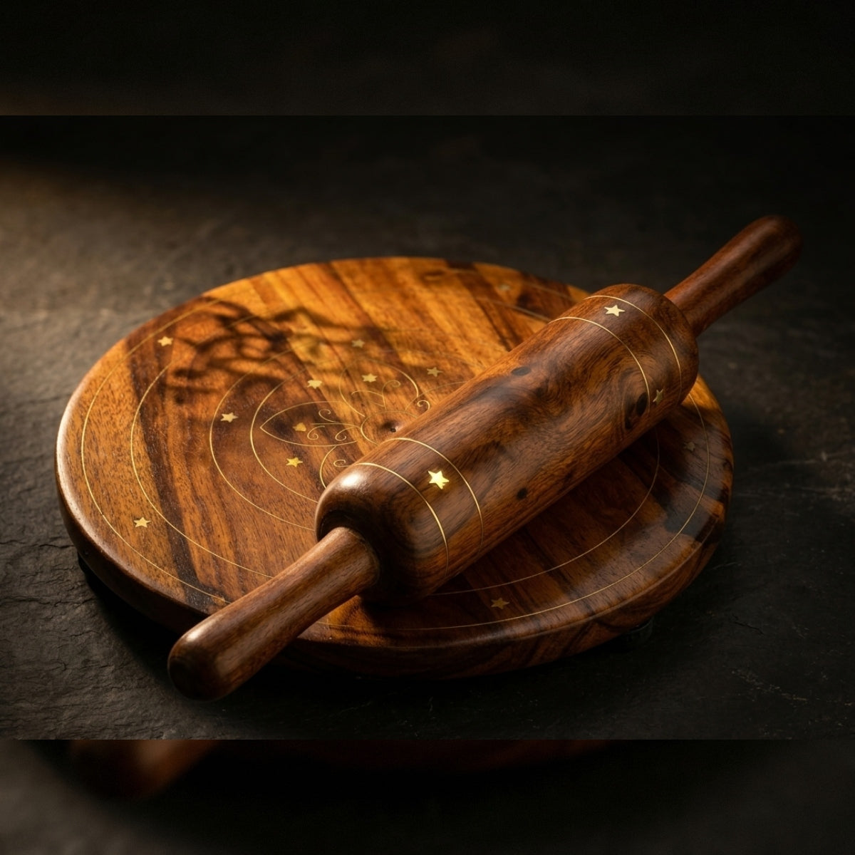 Premium Shesham Wood Roti Maker Set with Brass – Heavy Patra & Smooth Bellon
Make soft, round rotis effortlessly—every single time.